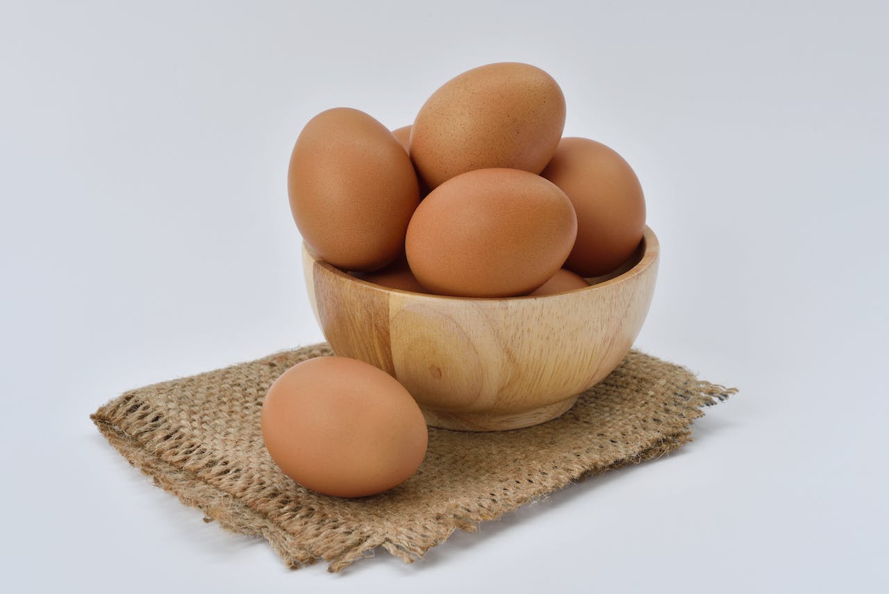 How Long Can Eggs Be Unrefrigerated Before Becoming Unsafe To Eat?