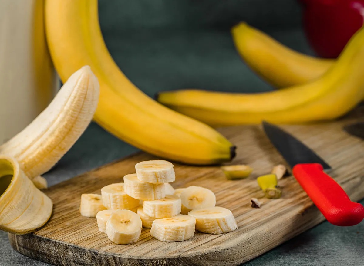 What Are The Effects Of Eating 6 Bananas Every Day? Full Guide
